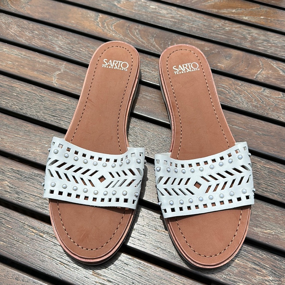 Sandals size 11